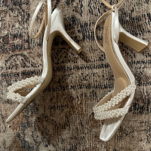 Jewel Badgley Mischka White Pearl Strap Heels - Picture 6 of 9
